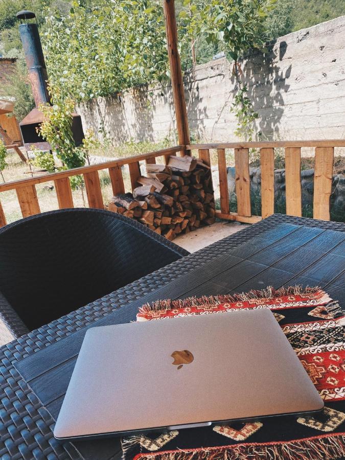 Hovek Guest House Dilijan Esterno foto