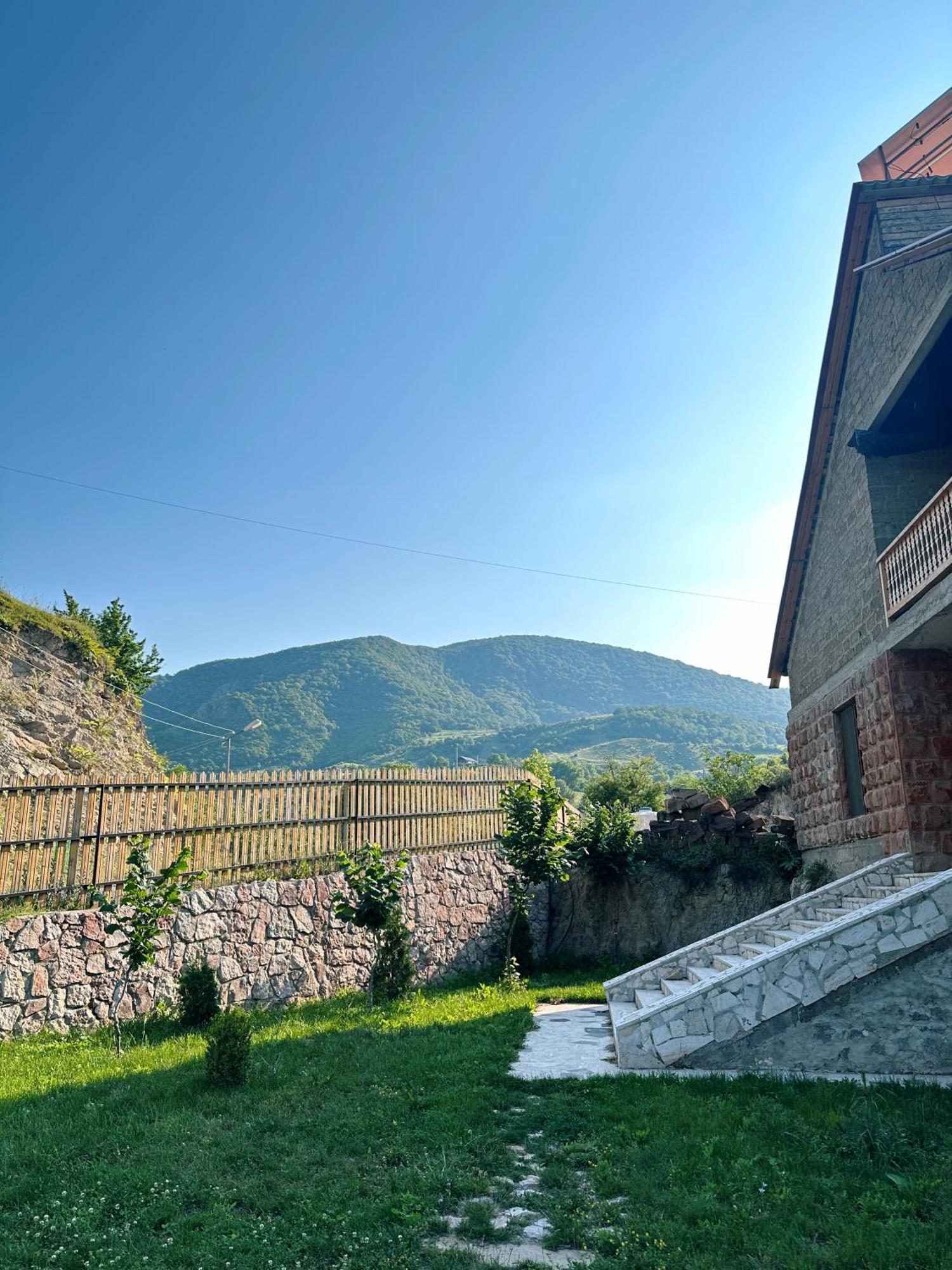 Hovek Guest House Dilijan Esterno foto