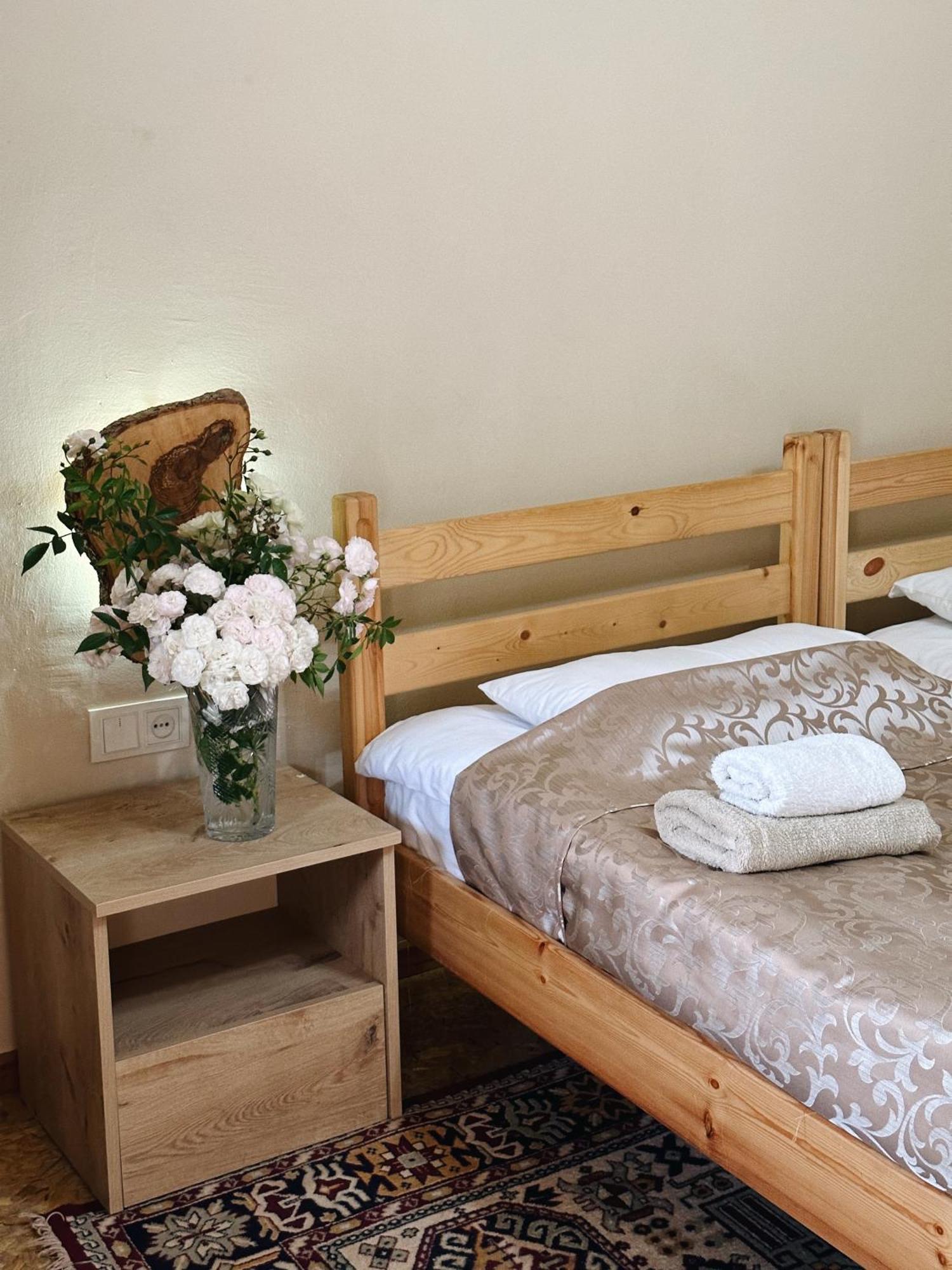 Hovek Guest House Dilijan Esterno foto